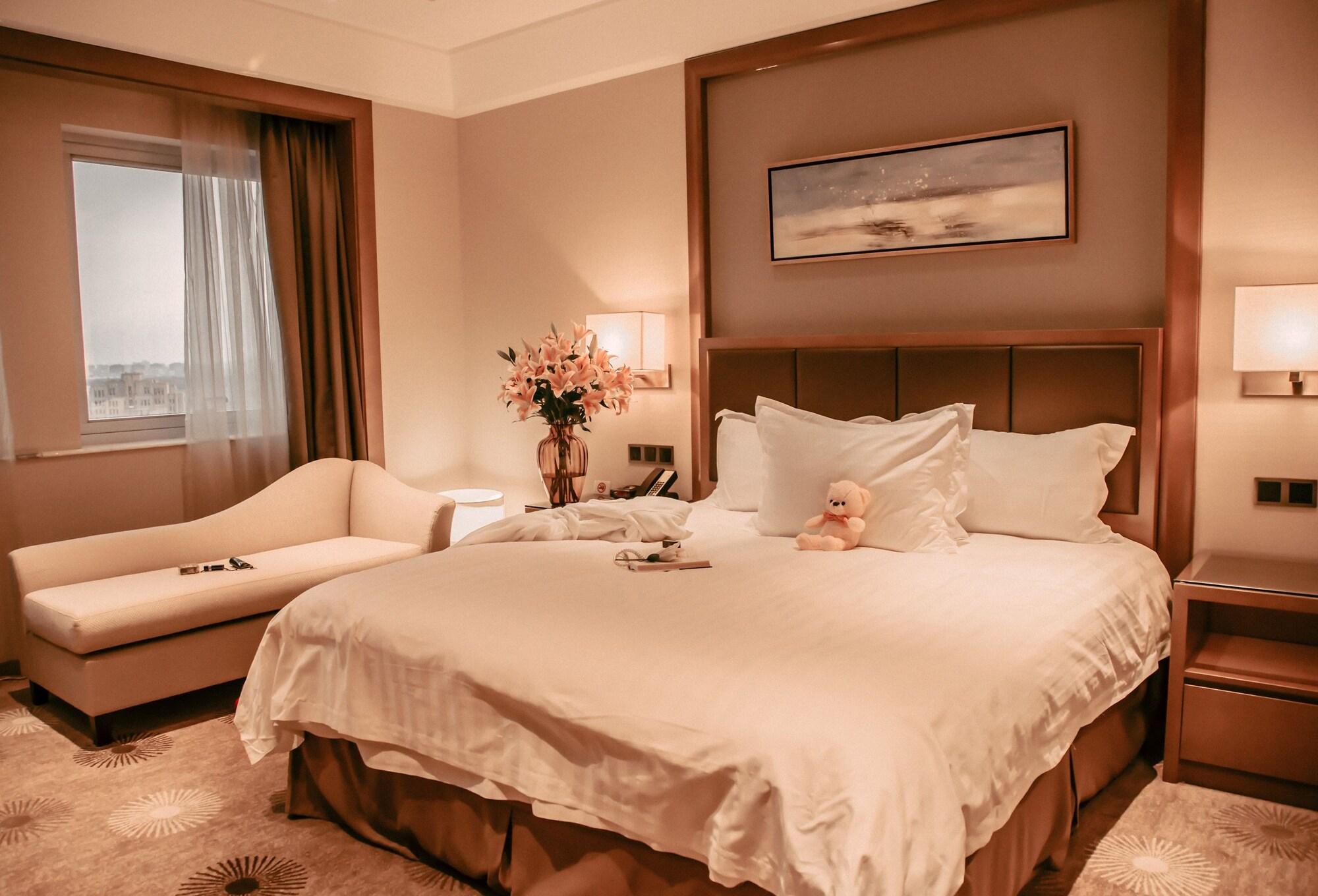 Ramada Plaza Pudong Shanghai Exterior foto