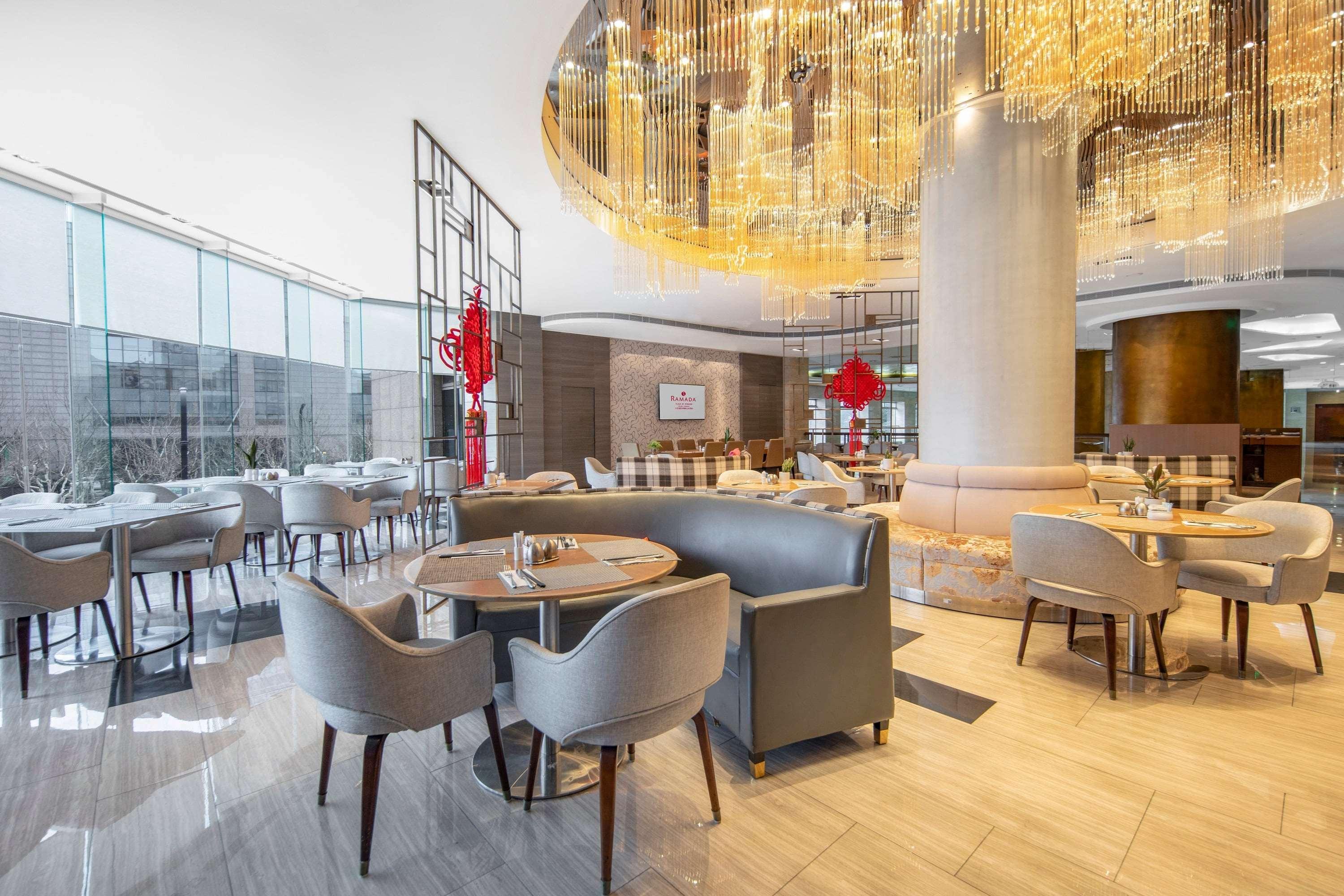 Ramada Plaza Pudong Shanghai Exterior foto