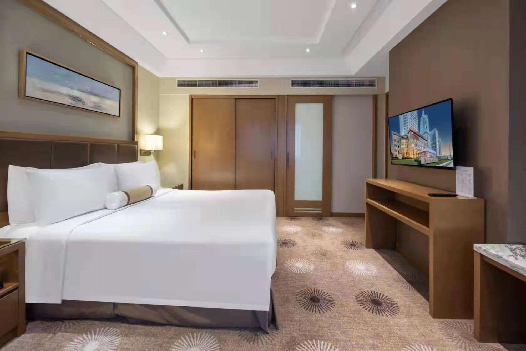 Ramada Plaza Pudong Shanghai Exterior foto