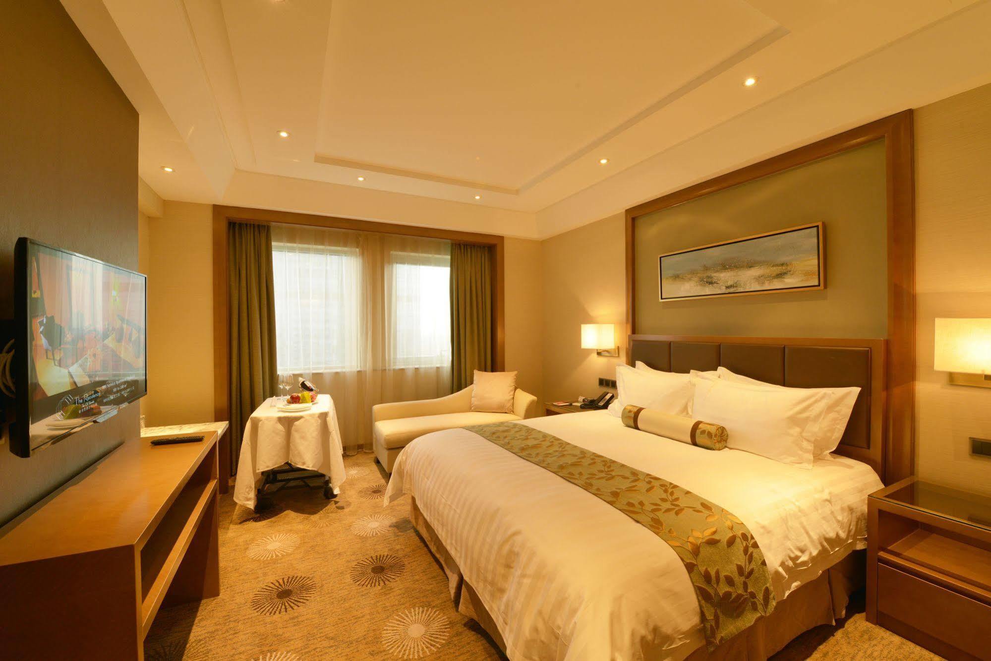 Ramada Plaza Pudong Shanghai Exterior foto