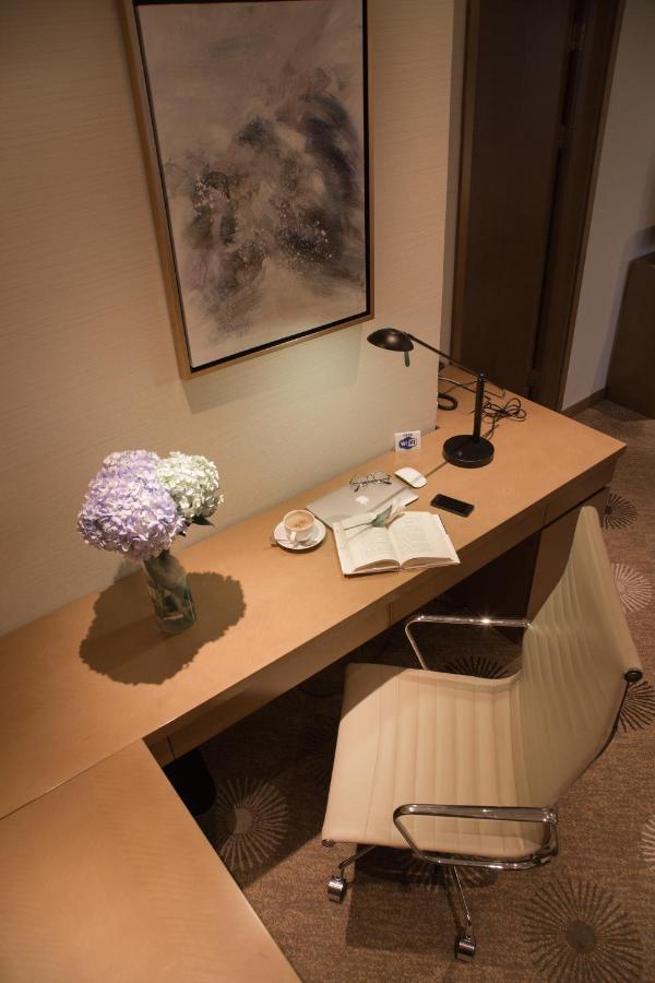 Ramada Plaza Pudong Shanghai Exterior foto